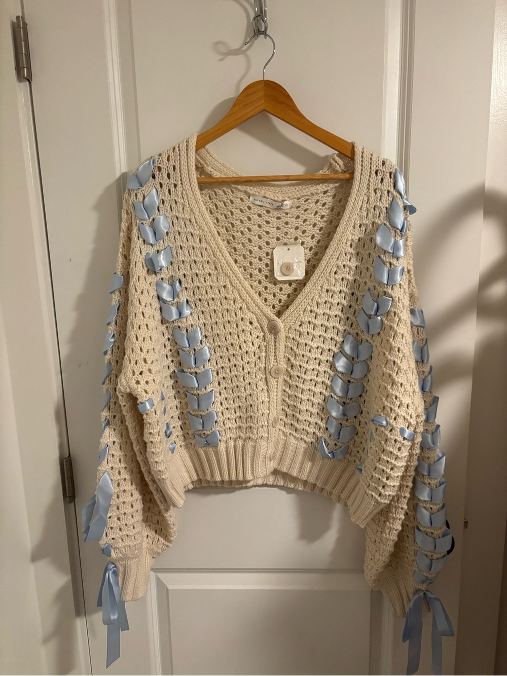 NEW ALTAR’D STATE Carla Bow Cardigan Sweater Cream Knit Size Medium - Picture 2 of 8